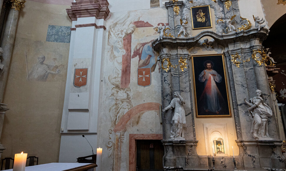 Vilniaus Šv. Kryžiaus Atradimo (Kalvarijų) bažnyčioje pristatomas atradimas – XVII a. pab.–XVIII a. pr. barokines freskos
