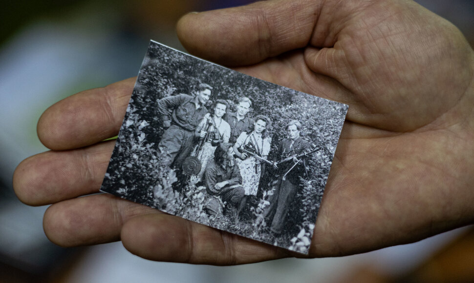 I&scaron; atrasto negatyvo atspausta Ramygalos apylinkių partizanų fotografija