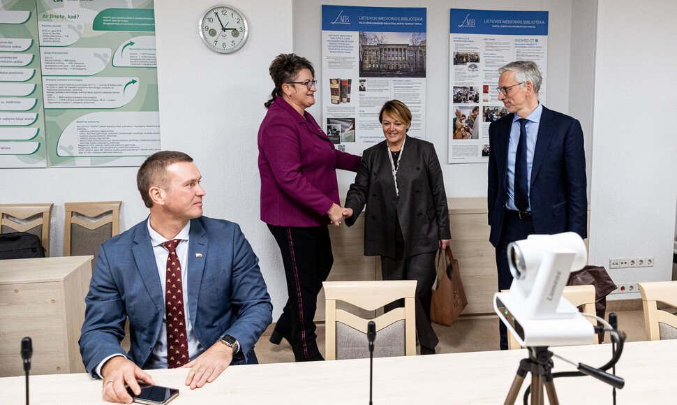 Susitikimas Seime dėl i&scaron; Santaros klinikų i&scaron;ėjusių vaikų neurochirurgų