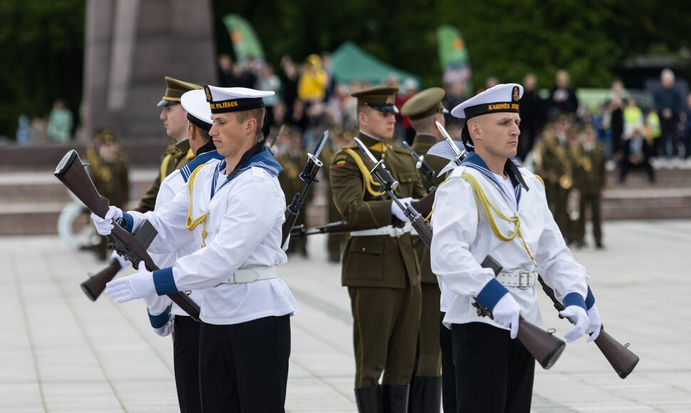 Brigados &bdquo;Geležinis Vilkas&ldquo; vardo suteikimo 30-ųjų metinių minėjimas