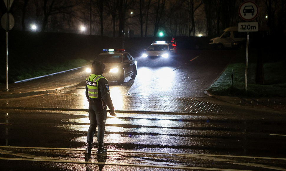 Naktinis kelių policijos reidas