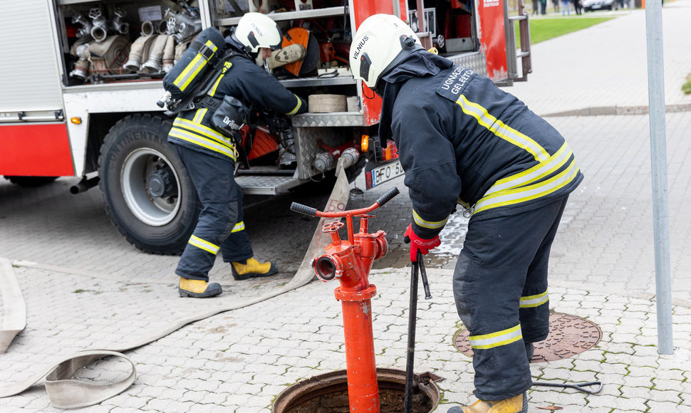 Priešgaisrinės pratybos Seimo rūmuose