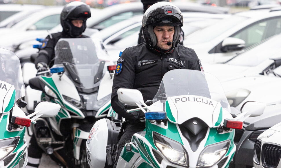 Lietuvos kelių policijos tarnyba ir Vilniaus apskrities policijos komisariato pareigūnai pradėjo patruliavimo motociklais sezoną