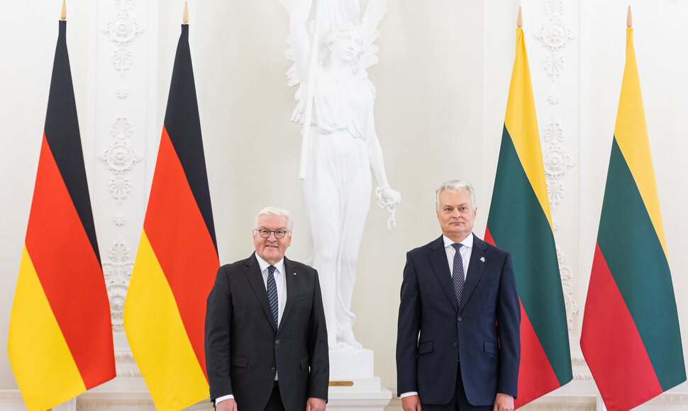 Frankas-Walteris Steinmeieris, Gitanas Nausėda