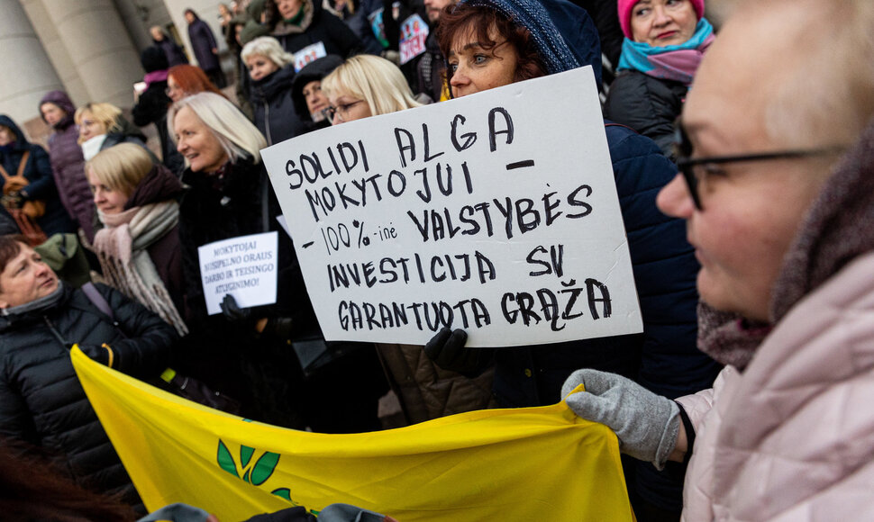 Mokytojų mitingas prie Seimo