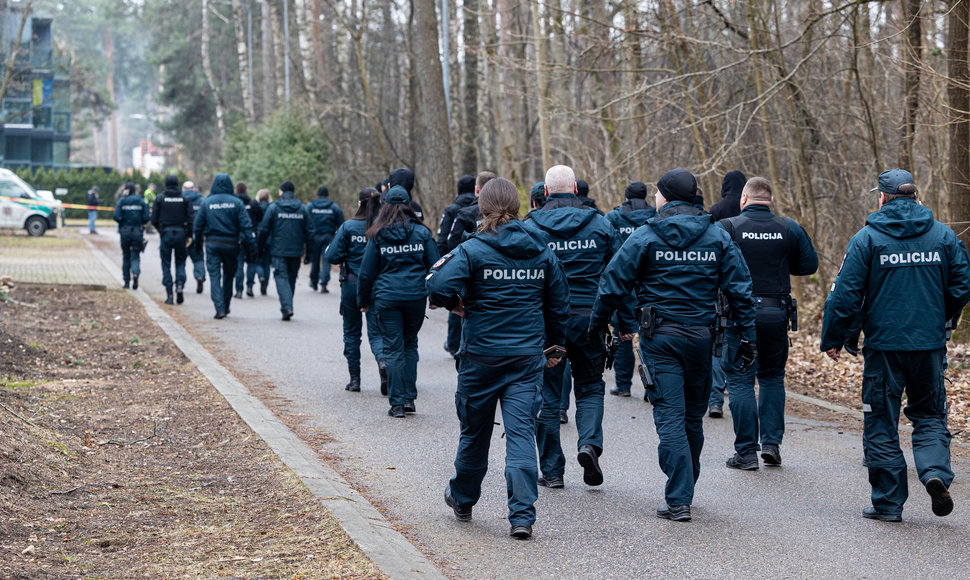 Prie Leonido Volkovo namų dirba policijos pareigūnai