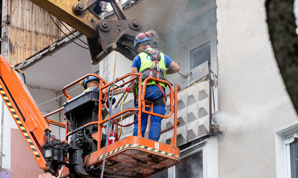 Daugiabučio Viršuliškių g. 101 avarinės būklės pašalinimo darbų pradžia