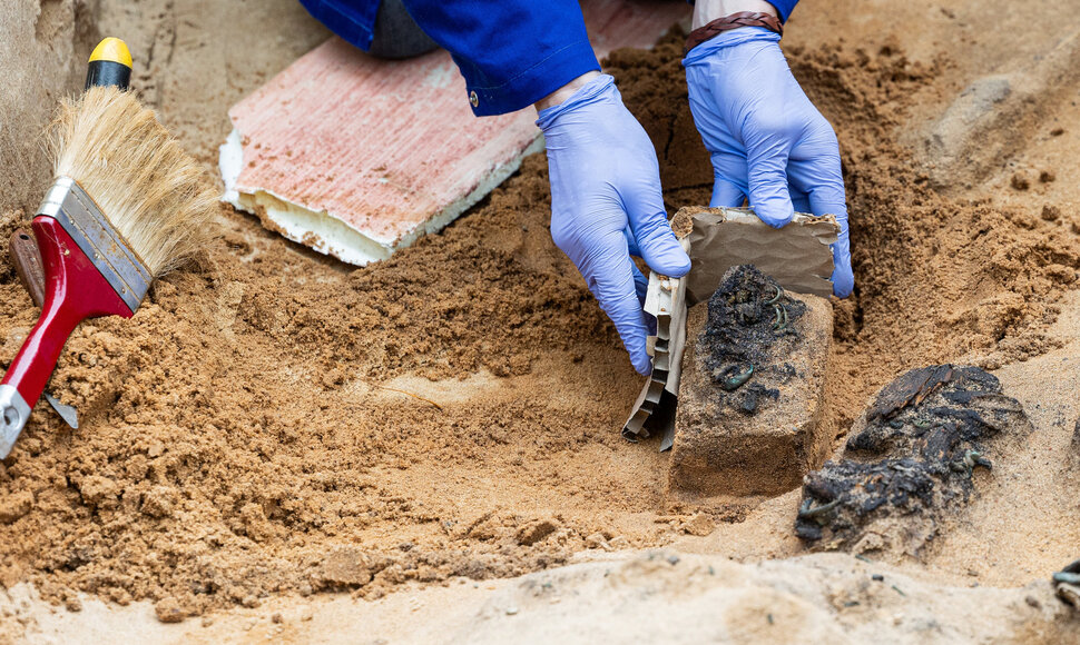 Verkių dvarvietėje pristatomas archeologinis atradimas &ndash; aptikti XIII&ndash;XIV amžių kapai