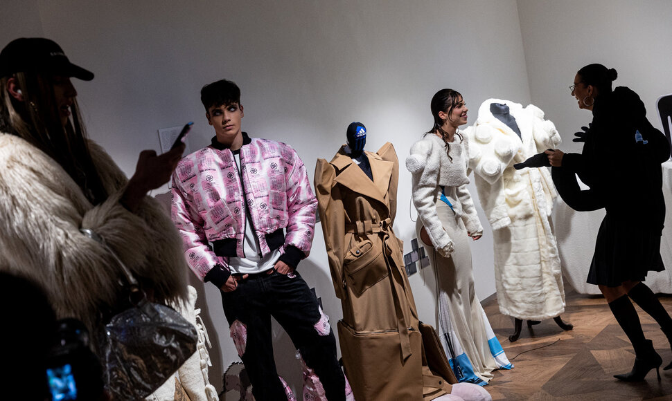 Karinos Paninos showroom atidarymas