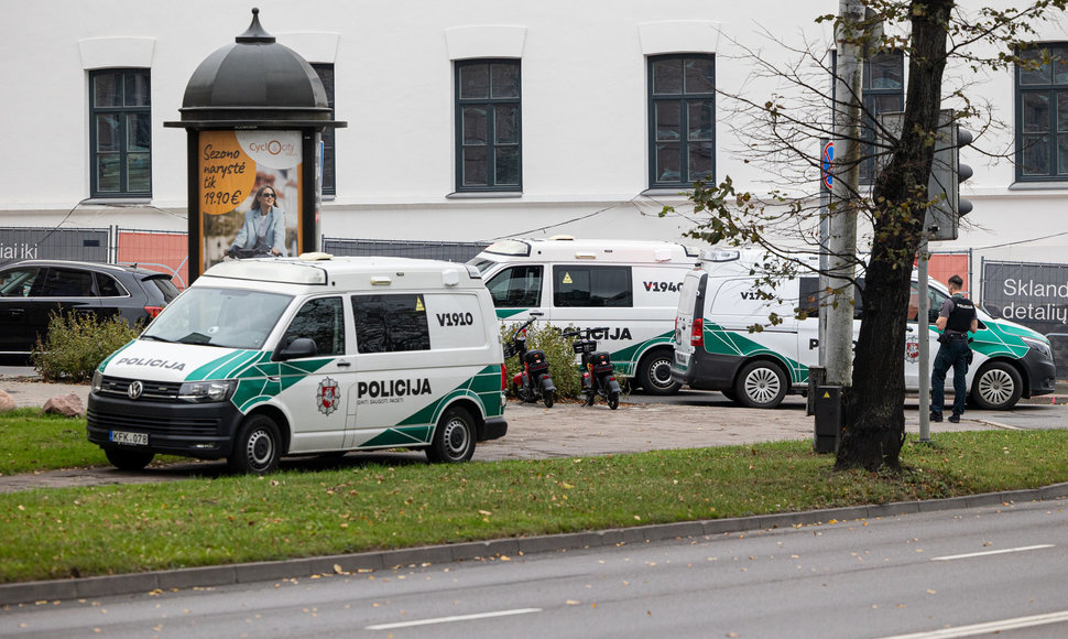 Vilniaus centre nušautas advokatas ir pašauti 2 policijos pareigūnai