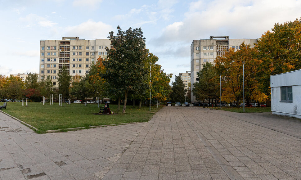 Ugnijos aik&scaron;tė ir Čikagos alėja Pa&scaron;ilaičiuose