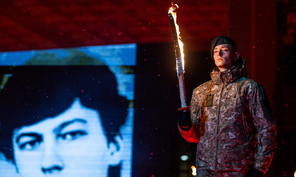 Atminimo laužų uždegimo ceremonija Nepriklausomybės aikštėje