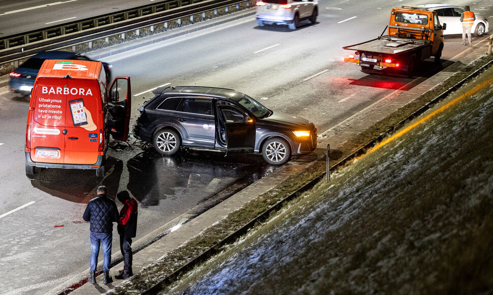 Vilniuje į avariją pateko &bdquo;Barboros&ldquo; mikroautobusas