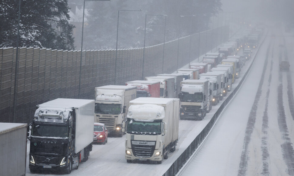 Autostradoje link Vilniaus mašinų grūstis