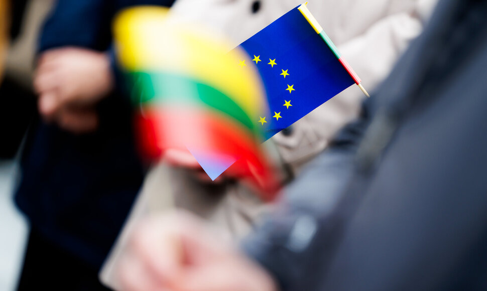Iškilminga Europos Sąjungos vėliavos pakėlimo ceremonija Lukiškių aikštėje Vilniuje