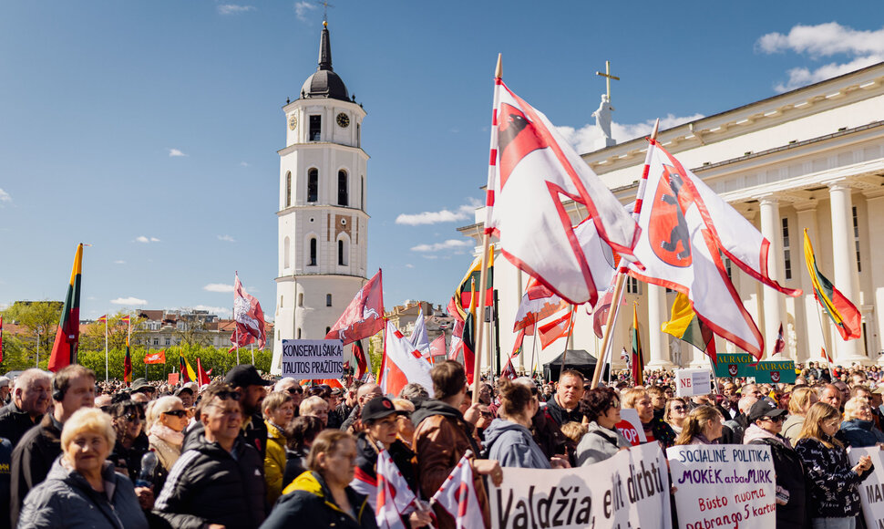 Protestas katedros aikštėje