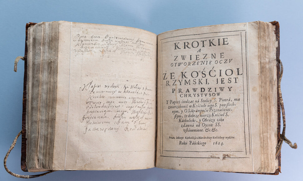 Lietuvos nacionalinė Martyno Mažvydo biblioteka įsigijo 10 retų lituanistinių XVII a. knygų, buvusio savininko įrištų į vieną rinkinį – konvoliutą