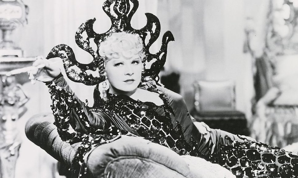 Aktorė Mae West. Kadras iš filmo „Klondaiko Ani“