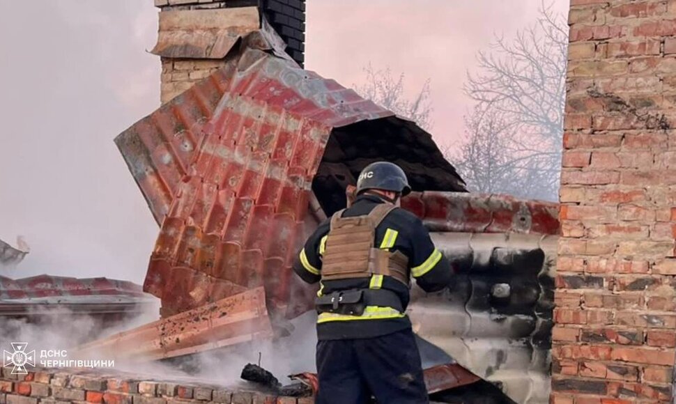 Rusija smogė Ukrainai &scaron;imtais dronų ir raketų