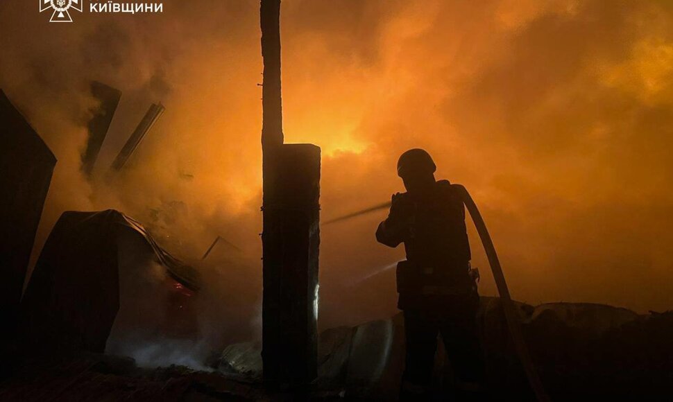 Rusija smogė Ukrainai &scaron;imtais dronų ir raketų