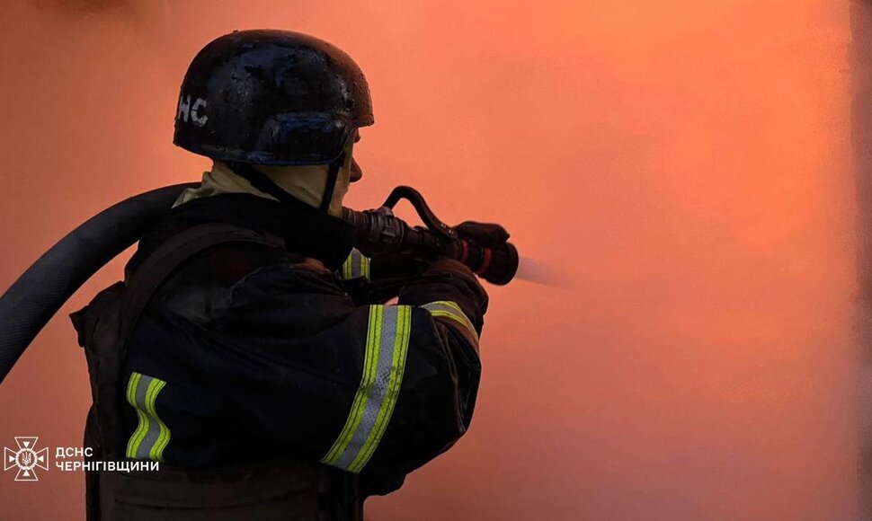 Rusija smogė Ukrainai &scaron;imtais dronų ir raketų