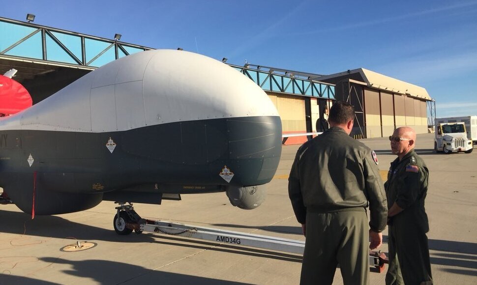 JAV karinio jūrų laivyno žvalgybinis dronas MQ-4C &bdquo;Triton&ldquo;