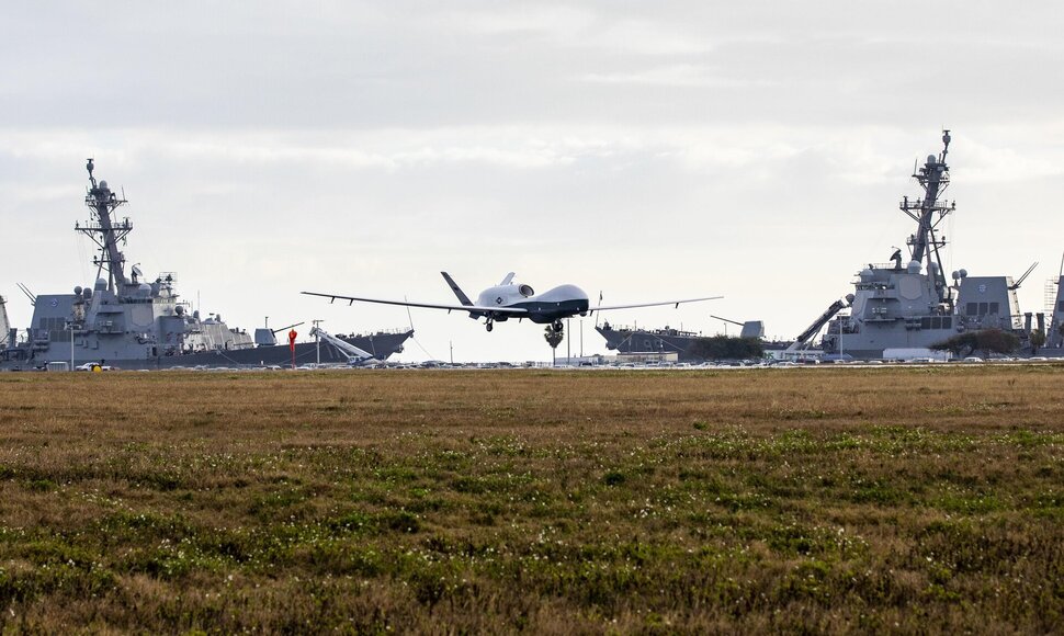 JAV karinio jūrų laivyno žvalgybinis dronas MQ-4C &bdquo;Triton&ldquo;