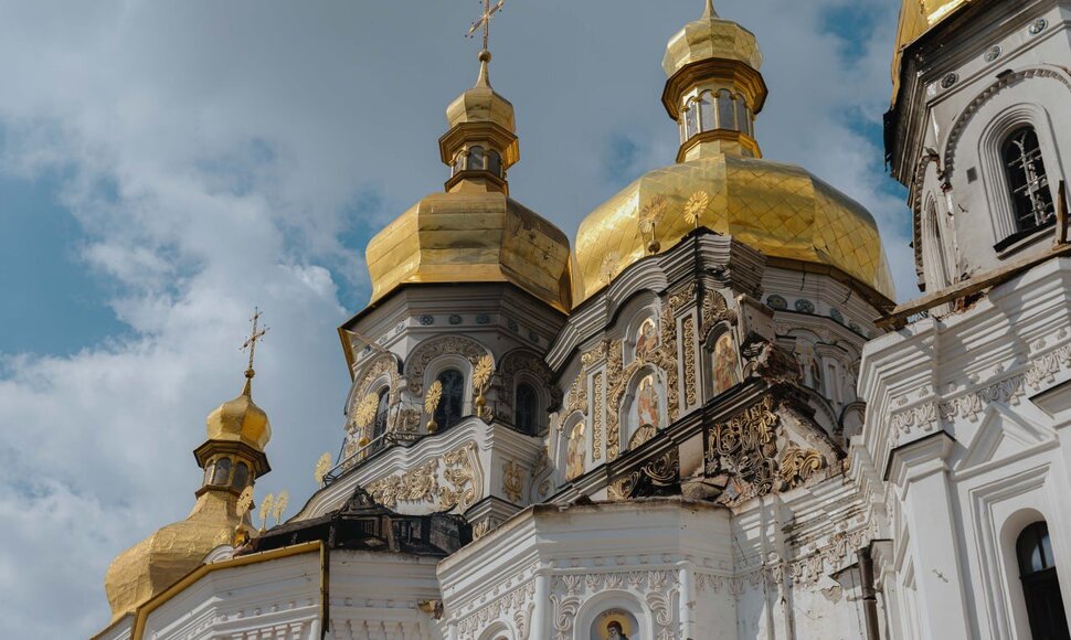 Volodymyras Zelenskis apsilankė Rusijos atakuotoje Kyjivo Pečorų lauroje