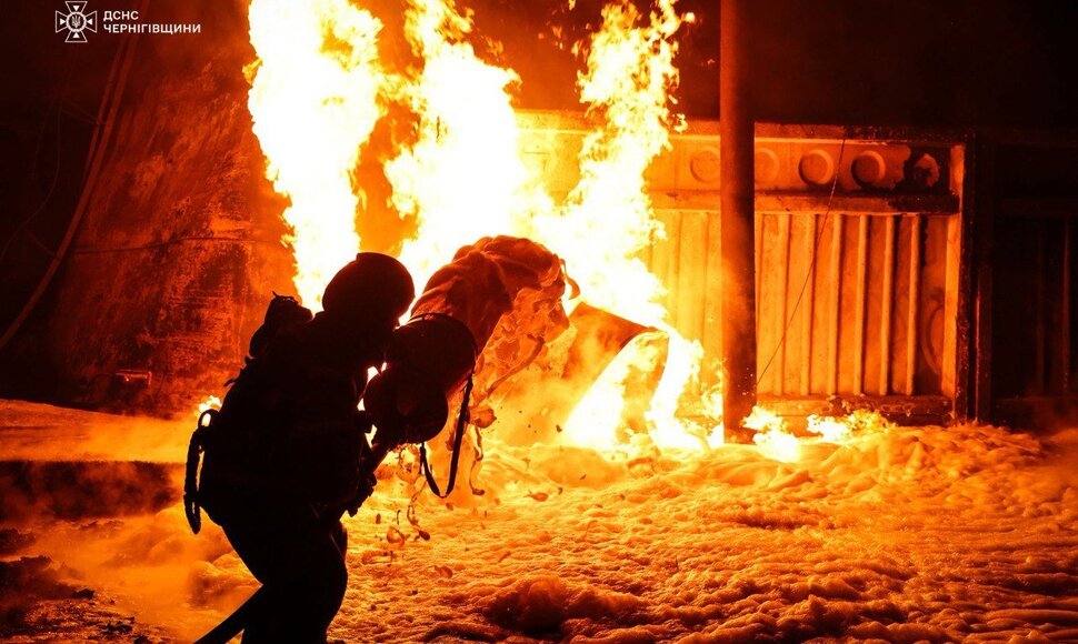Černihivo srityje rusai smogė gaisrą gesinantiems ugniagesiams