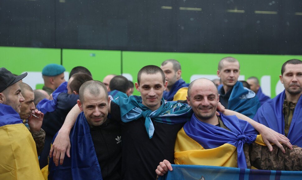 I&scaron; nelaisvės Rusijoje i&scaron;gelbėti karo belaisviai ukrainiečiai