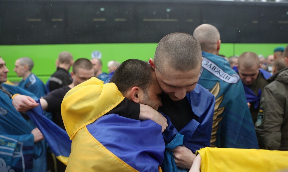 I&scaron; nelaisvės Rusijoje i&scaron;gelbėti karo belaisviai ukrainiečiai
