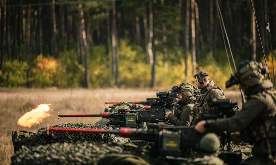 NATO pratybose Lenkijoje dalyvauja olandų oro desantas