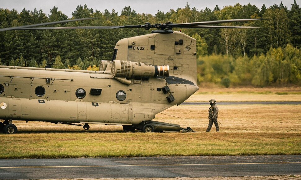NATO pratybose Lenkijoje dalyvauja olandų oro desantas