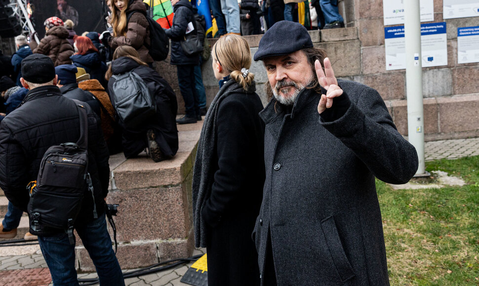 Žinomi žmonės kultūros bendruomenės finaliniame mitinge