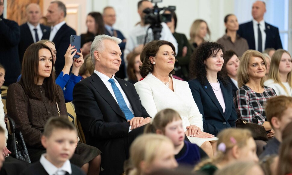 Kalėdų eglės įžiebimas prezidentūroje