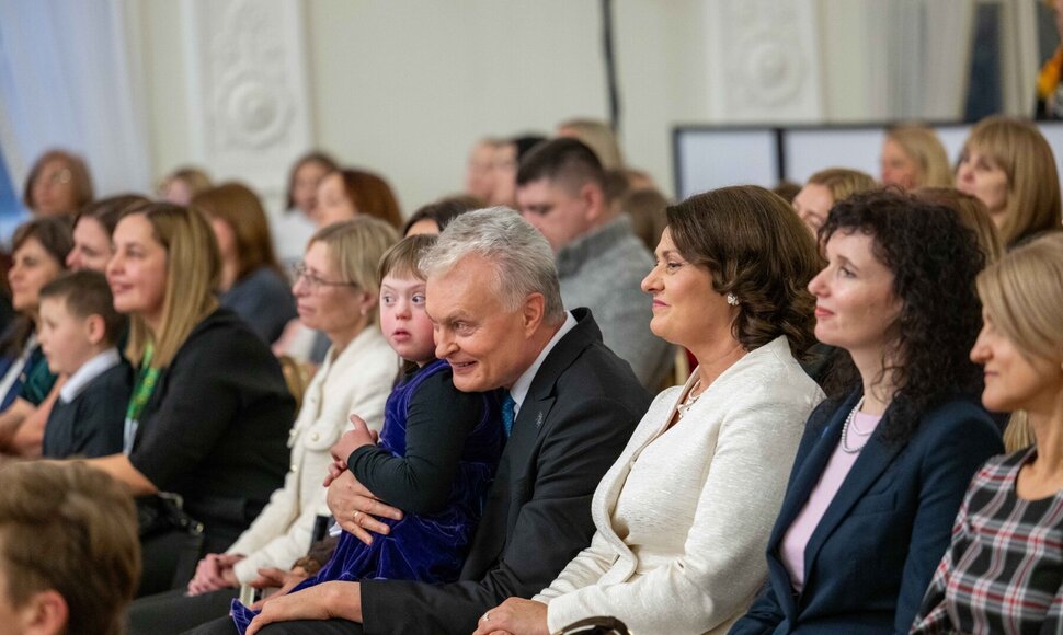 Kalėdų eglės įžiebimas prezidentūroje