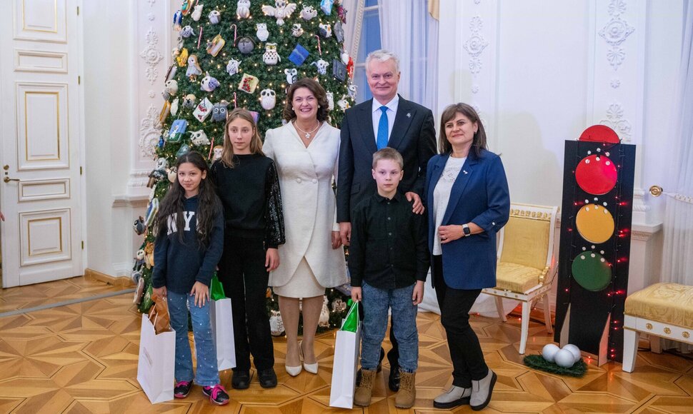 Kalėdų eglės įžiebimas prezidentūroje