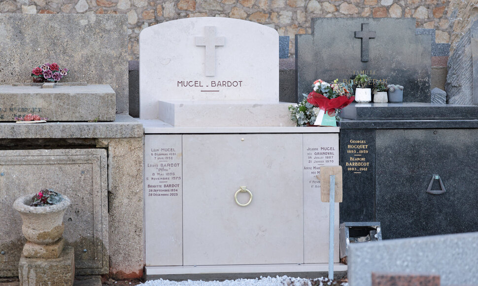 Brigitte Bardot &scaron;eimos kapas