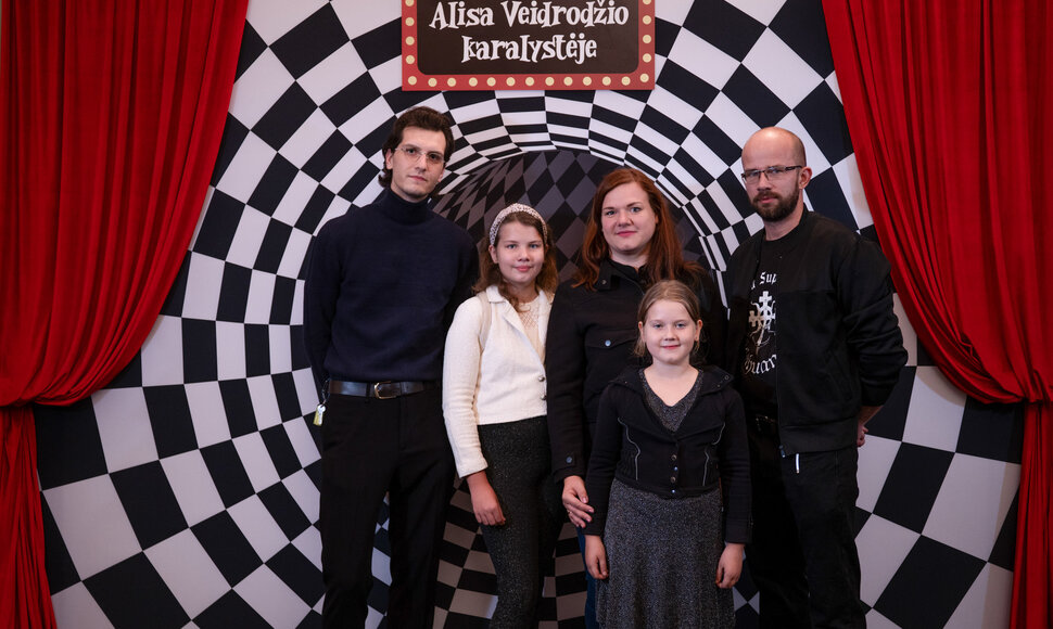NKDT premjera &bdquo;Alisa Veidrodžio karalystėje&ldquo;