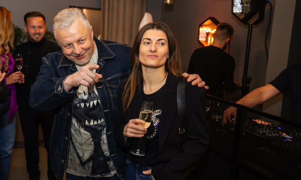 Žinomi kauniečiai rinkosi į restorano atidarymą