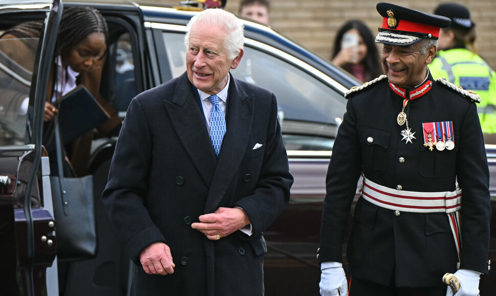 Karalius Charlesas III mini 76-ąjį gimtadienį