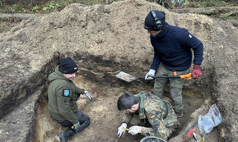 Karaviškių kaime atkasti keturių vokiečių kareivių palaikai