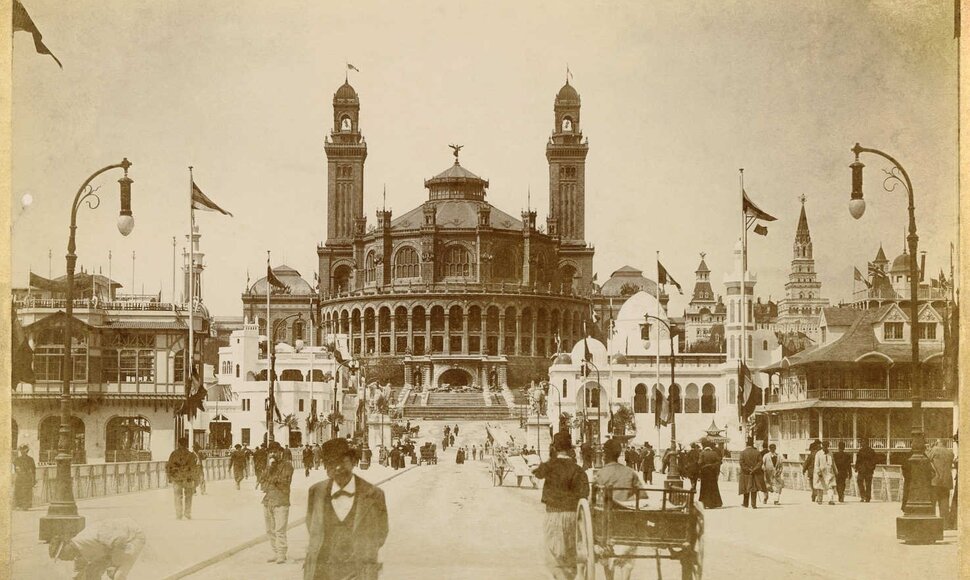 1900 m. pasaulinė paroda Paryžiuje Trocad&eacute;ro rūmai, kuriuose veikė Lietuvių skyriaus ekspozicija 