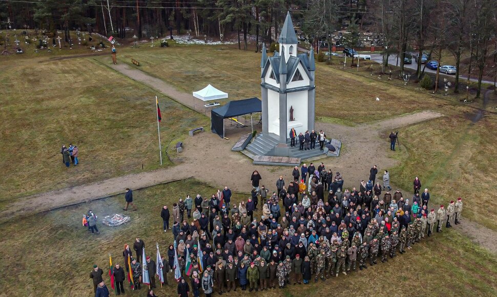 Dainavos apygardos memorialas iš paukščio skrydžio