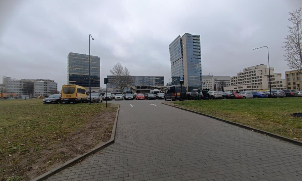 Automobilių stovėjimo aikštelė prie Seimo