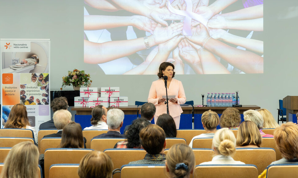 D. Nausėdienė lankėsi Nacionaliniame vėžio centre