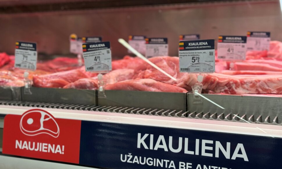 Išskirtinė naujiena „Maximoje“ – sveriama lietuviška kiauliena, užauginta be antibiotikų