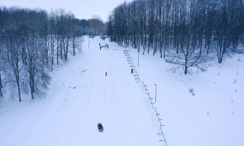 Kviečiame dalyvauti Nestacionariajai (kilnojamajai) lauko kavinei Gargždų miesto parke įrengti konkurse