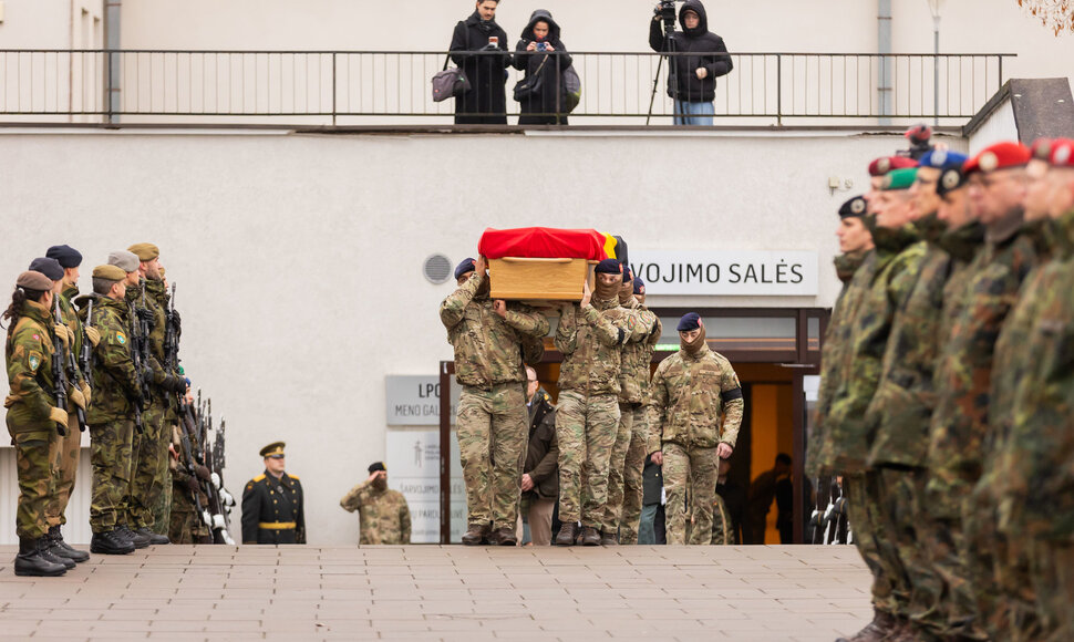 Atsisveikinimo ceremonija su Lietuvoje mirusiu Belgijos kariu