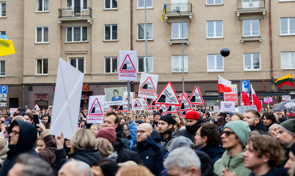 Protestas &bdquo;&Scaron;alin rankas nuo laisvo žodžio!&ldquo;